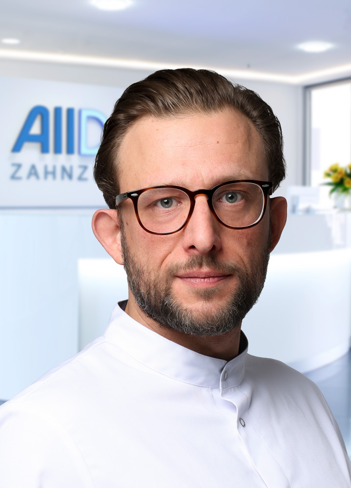 Portrait Zahnarzt Maximilian Weth (AllDent Essen)